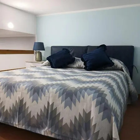 Carlino Room's